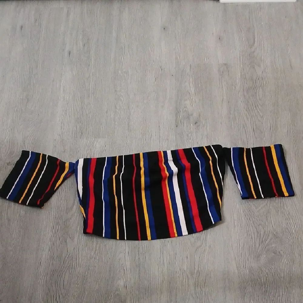K Glam  Striped Off-Shoulder Crop Top Sz 1XL NWOT